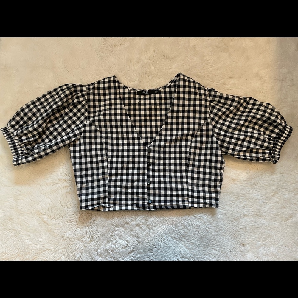 Cropped black and white blouse from Obey